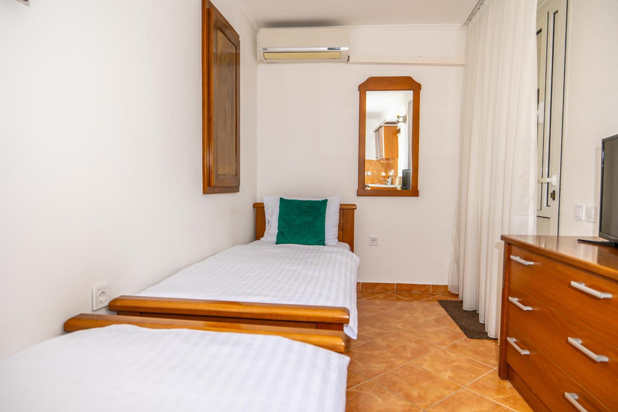 Apartments Irena Bečići Eksteriør billede
